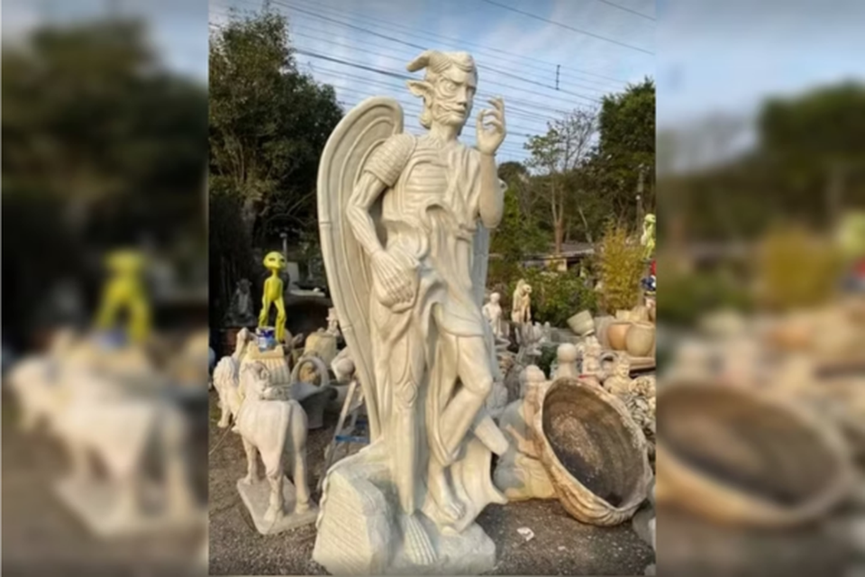 Esttua de Lcifer no Rio Grande do Sul (Crdito: Reproduo / Facebook)