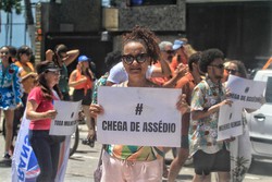 Mulheres fazem protesto na orla e pedem fim da violncia domstica e familiar  (Foto: Romulo Chico/DP)