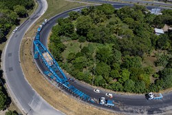 Transformador: carreta quebra e para a BR-101, sentido Recife-Paulista (Rafael Vieira/DP)
