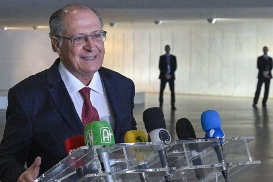 
Segundo Alckmin, a sobretaxa era de 103,4%, o que elevava o custo da importao do produto pelas empresas americanas, dificultando as vendas brasileiras (foto: Cadu Gomes/VPR)