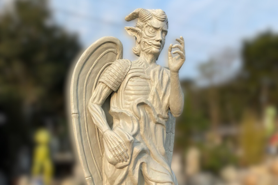 
Esttua de Lcifer  (foto: Material cedido ao Correio)