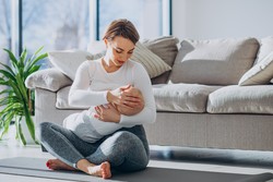 Amamentação adequada traz diversos benefícios para a mãe e o bebê

