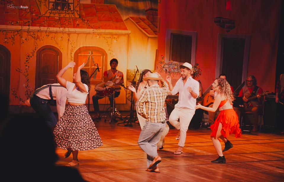 "Saudade, o meu remdio  cantar!"  estruturada em trs atos (Foto: Francisco Mesquita)