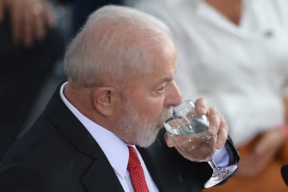 Lula disse saber que est ''aqum do que o povo esperava'', mas argumentou que  a partir deste ano que as medidas tomadas no incio do seu mandato vo dar resultados (crdito: Ed Alves/CB/DA.Press)