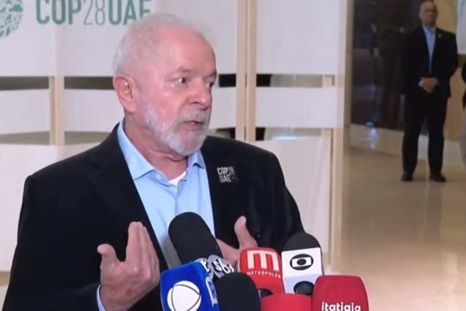 Lula em entrevista a jornalistas (Foto: TV GovBr/Reproduo)