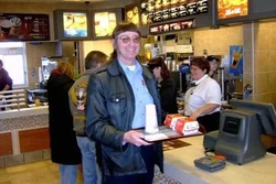 Americano come Big Mac todos os dias há 50 anos e entra no Guinness (crédito: Reprodução/Guinness World Records)