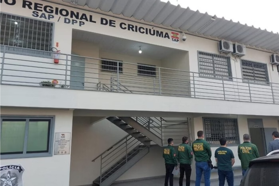 Os agentes cumpriram novas ordens judiciais  (Crdito: Divulgao MP-SC)