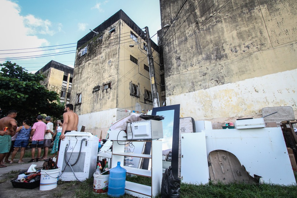 Prdios-Caixo esto espalhados no Grande Recife  (Foto: Arquivo)