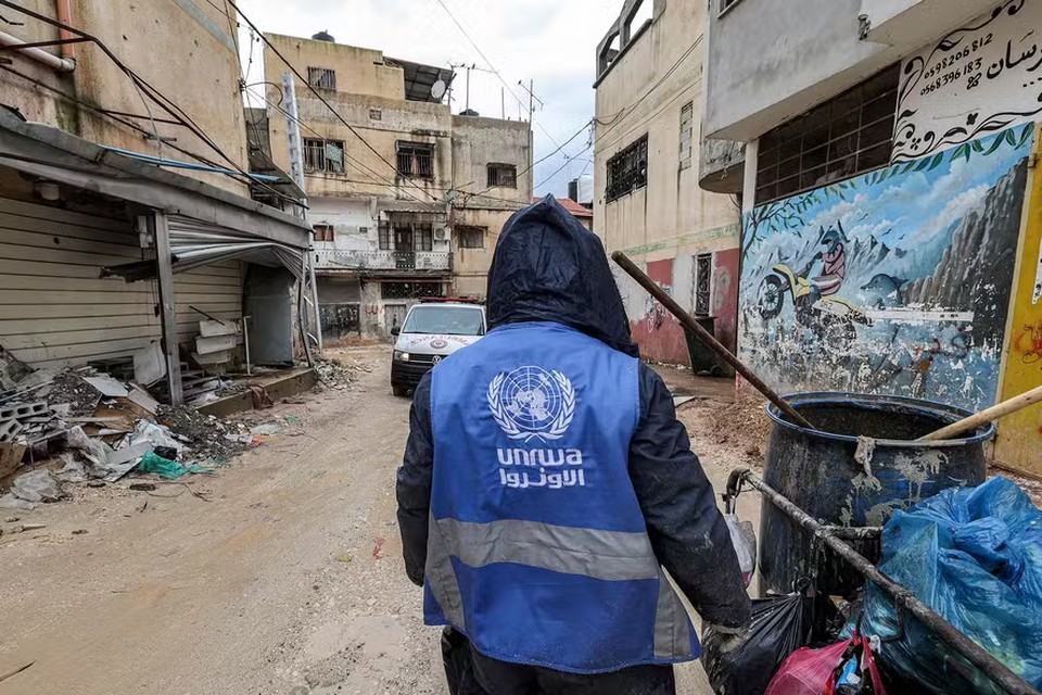 Acusaes de Israel contra a UNRWA levaram cerca de 16 pases a suspender ou congelar financiamentos (Foto: Jaafar Ashtiyeh/AFP)