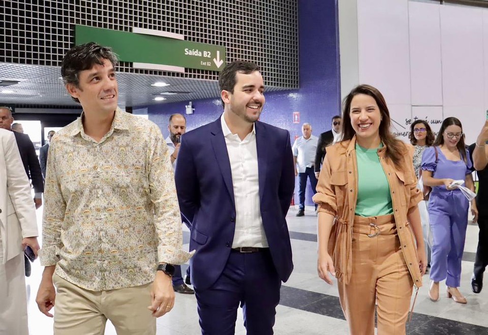  (Secretário de Turismo, Daniel Coelho, e o presidente da Empetur, Eduardo Loyo, com a governadora de Pernambuco, Raquel Lyra)