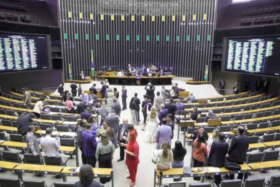 Texto foi votado duas vezes na Cmara dos Deputados e uma no Senado. Projeto aguarda sano do presidente da Repblica  (Crdito: Mario Agra / Cmara dos Deputados)