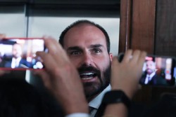 Eduardo diz que pai no vai se livrar de condenao e que se perder capital poltico 'j era' (foto: Lula Marques/Agncia Brasil)