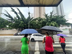 De acordo com a Apac, o clima para o Grande Recife deve ser parcialmente nublado com chuva r�pida de forma isolada no per�odo da manh� 