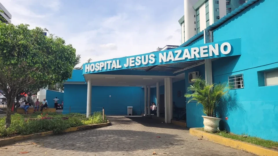 Médicos fazem protesto contra fechamento do Hospital Regional Jesus Nazareno, em Caruaru