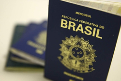 PF retoma agendamento para emisso de passaporte pela internet (Crdito: Marcelo Camargo/Agncia Brasil)