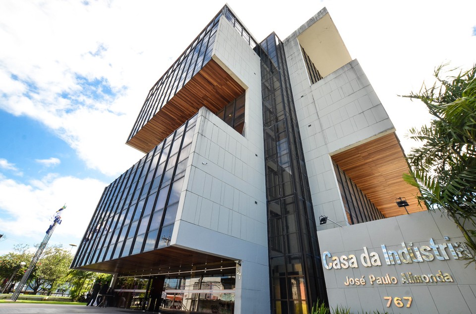 Sede da Federao das Indstrias do Estado de Pernambuco (Fiepe), localizada na Avenida Cruz Cabug, na rea central do Recife (Foto: Renata Victor)