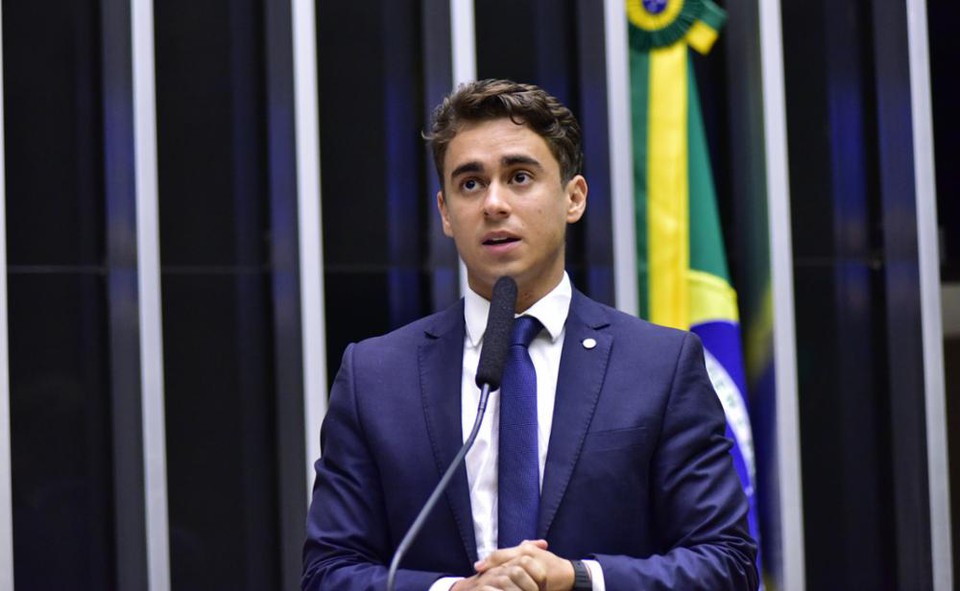 O deputado federal Nikolas Ferreira na tribuna da Câmara dos Deputados (Crédito: Zeca Ribeiro/Câmara dos Deputados)