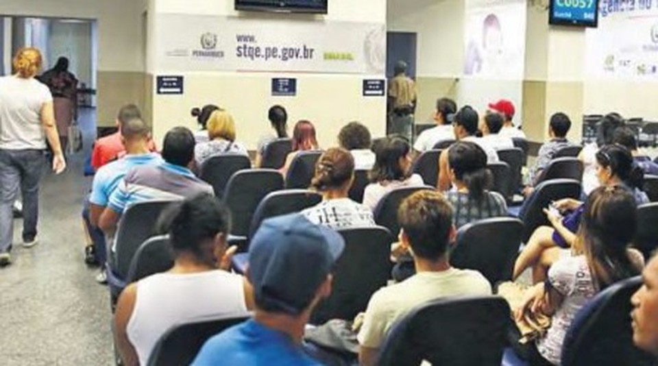 Governo aposta em melhora de posição, ainda neste semestre (Foto: Bernardo Dantas / DP)