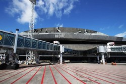 Aeroporto do Recife  o oitavo mais bem avaliado do pas, mostra pesquisa (Foto: Divulgao/Aena Brasil)
