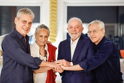 A primeira-dama compartilhou o registro nas redes sociais  