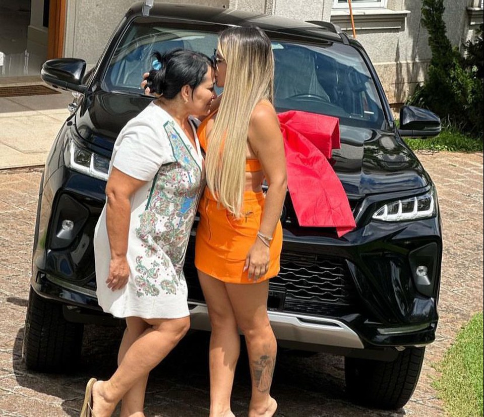 Solange, mes de Dolane prestou depoimento aps priso  (Foto: Redes Sociais )