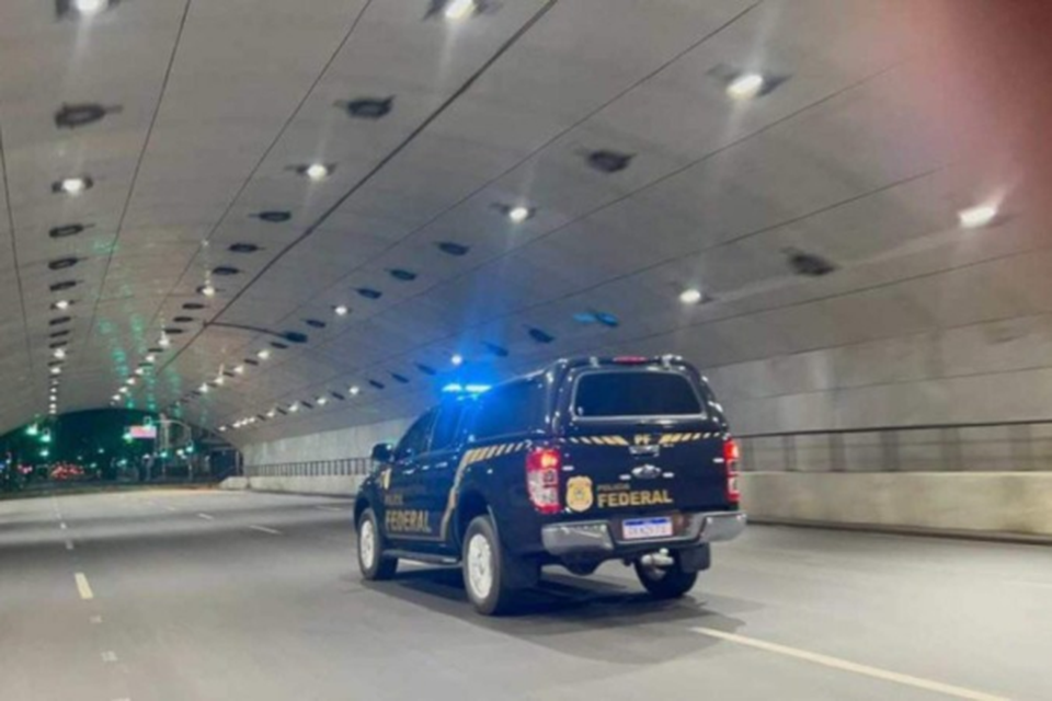 Foram autorizados dois mandados de priso preventiva e 15 de busca e apreenso no Rio de Janeiro  (Crdito: Divulgao/Polcia Federal
)