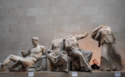 Debate sobre devolução dos mármores do Partenon à Grécia 'não está encerrado', diz Atenas (Foto: Daniel LEAL / AFP)