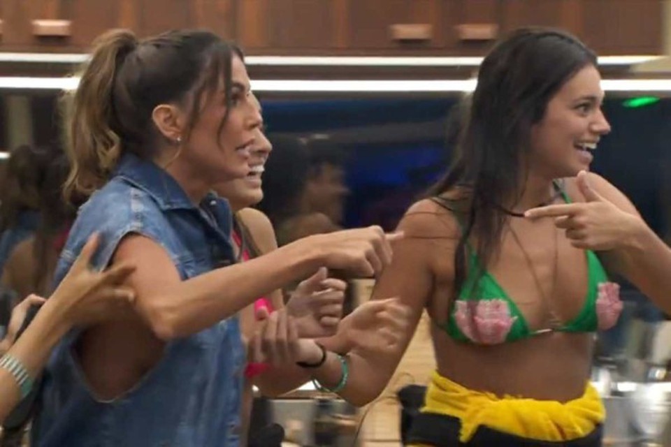 Nas redes sociais, a atriz brincou sobre a apario (foto: Reproduo/Globoplay)