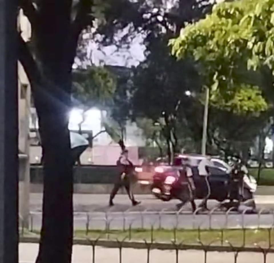 Vdeo mostra o momento em que o paciente  atingido por disparos em via pblica, na Avenida Agamenon Magalhes, na rea Central do Recife  (Foto: Reproduo/Redes Sociais )