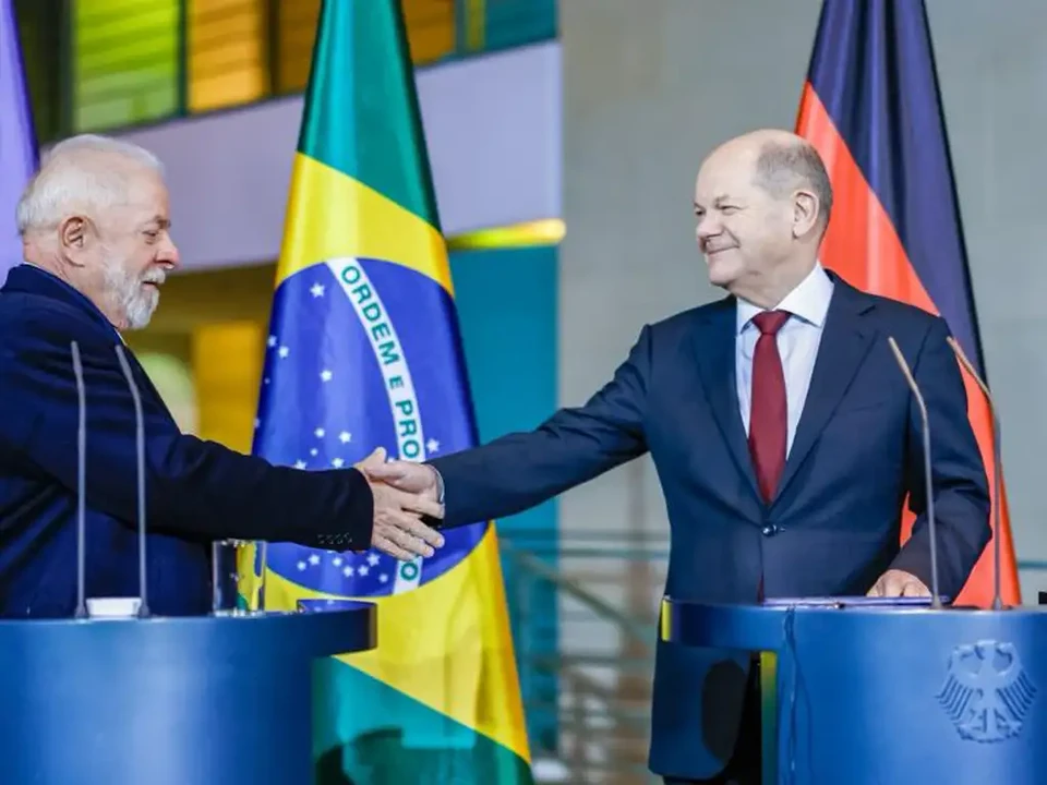 Lula conversou com imprensa ao lado do primeiro-ministro da Alemanha, Olaf Scholz

 (foto: Ricardo Stuckert/PR)