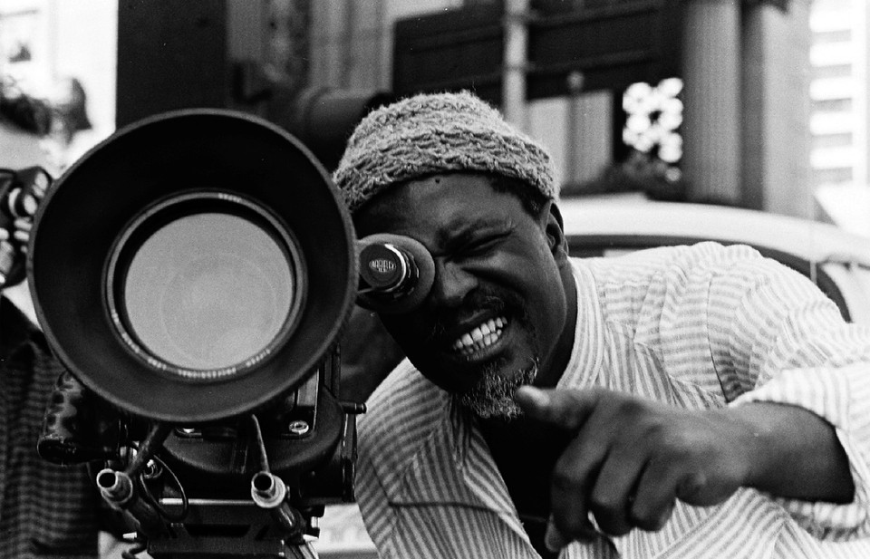  (Zzimo Bulbul, ator e diretor negro que lanou o curta-metragem pioneiro 'Alma no olho' em 1974.)