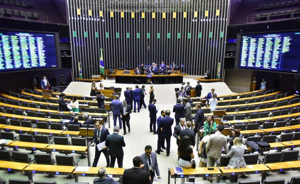 Deputados federais aprovaram a criminalizao de quem criar e divulgar imagens de nudez e contedo sexual de uma pessoa utilizando IA (Foto: Zeca Ribeiro/Cmara dos Deputados)