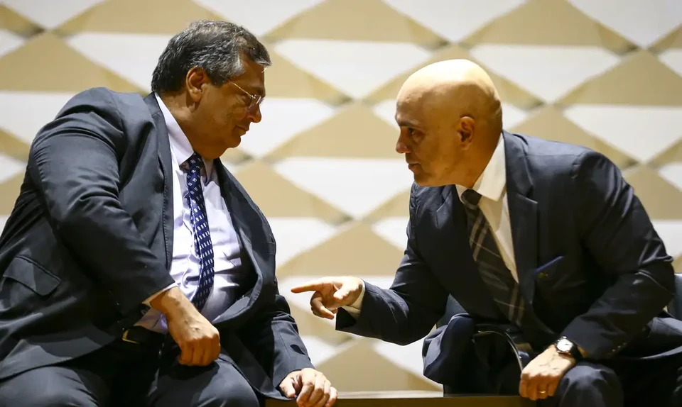 Os ministros Flvio Dino e Alexandre de Moraes (Foto: Marcelo Camargo/Agncia Brasil)