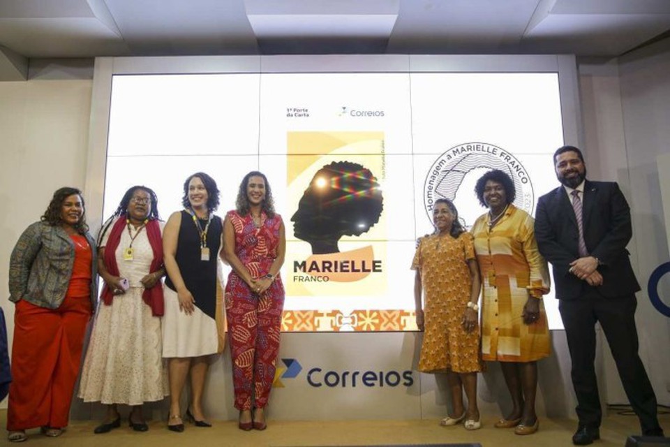 
Lanamento do selo em Braslia: homenagem celebra legado de Marielle Franco  (foto: Marcelo Camargo/Agncia Brasil)