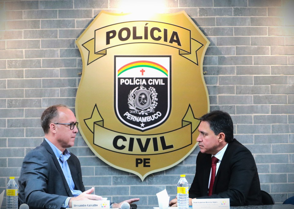 A reunio entre as equipes das secretarias de Defesa Social de Pernambuco e da Paraba abordou o sistema de radiocomunicao da segurana pblica da Paraba (Foto: Luciano Luck/ SDS-PE)
