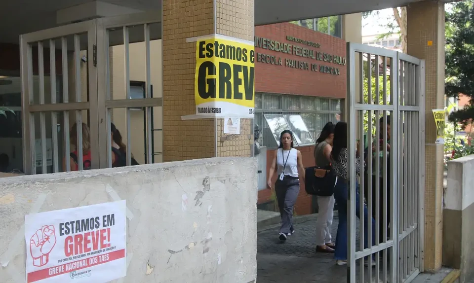 
De acordo com o Sinasefe, a tendncia  que a greve continue (foto: Rovena Rosa/Agncia Brasil )
