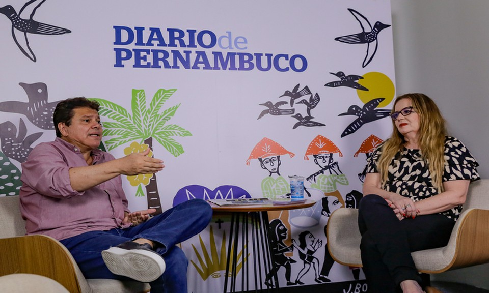A delegada e palestrante Vilaneida Aguiar junto ao advogado criminalista Alberto Rabelo falam sobre o projeto que ganhou visibilidade e j tem diversos convites para palestras (Foto: Rafael Vieira/DP foto)