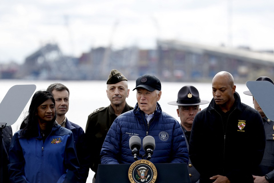 Biden prestou homenagem trabalhadores mortos durante o colapso (foto: Anna Moneymaker / GETTY IMAGES NORTH AMERICA / Getty Images via AFP)