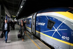 Reino Unido impe autorizao de viagem aos turistas europeus (Foto: Nicolas TUCAT / AFP)
