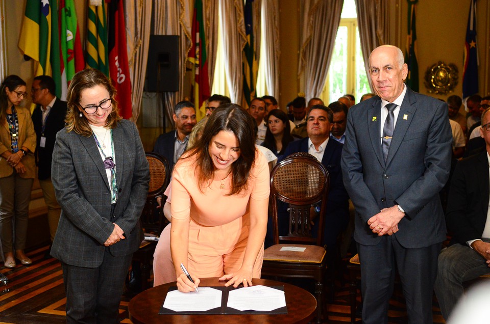 Governadora Raquel Lyra assinou acordo de cooperao com Projeto Rondon (Flvio Japa/Divulgao)