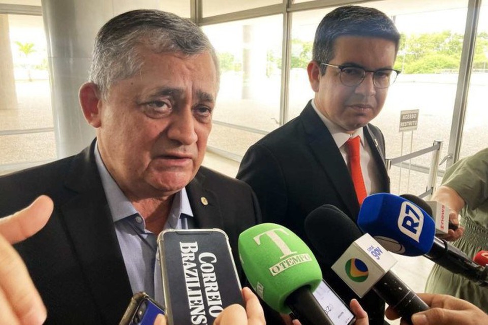Em mensagem enviada a deputados em um grupo no whatsapp, Guimares afirmou que a prioridade do governo no plenrio de hoje  a votao e a aprovao do PL do Mover (Henrique Lessa/CB/D.A Press)