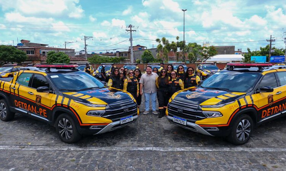 A nova frota  composta por 29 veculos SUV, marca Renault, modelo Duster, e duas picapes Fiat Toro, todos equipados com sinalizao acstica (sirenes) e visual (Foto: Peu Ricardo)