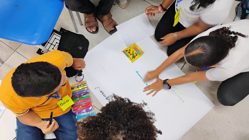 A iniciativa, que inclui trs oficinas,  voltada para cerca de cem alunos do 3 ano de escolas de referncia na Zona Norte do Recife como a Silva Jardim, em Monteiro, e a Jos Vilela, no Parnamirim (Foto: Divulgao)