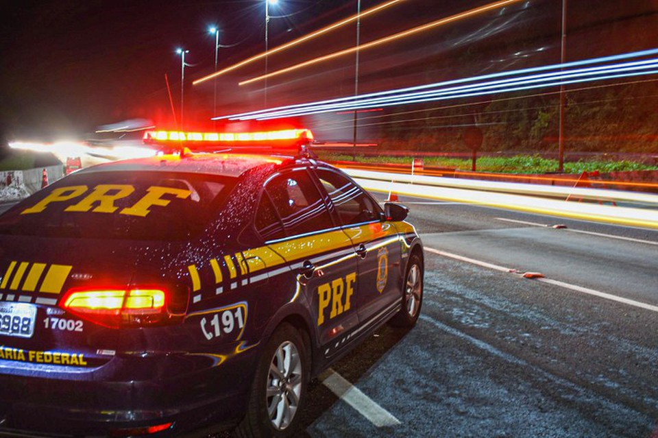 PRF fez operao na BR-104, em Caruaru, no Agreste  (Foto: Divulgao/PRF)