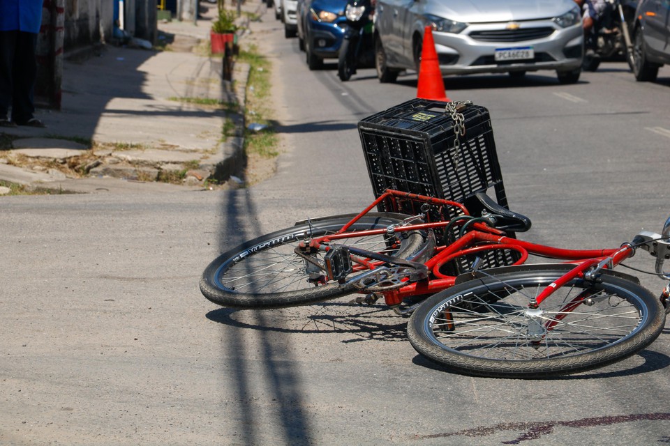 Bicicleta de ciclista que morreu atropelado
 (Foto: Marina Torres/ DP 
)