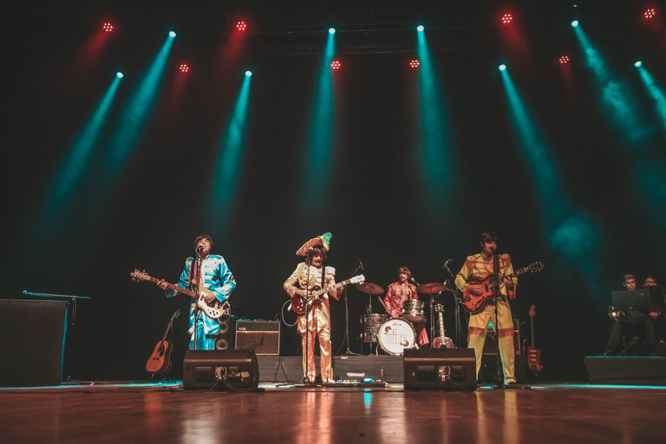 Banda  formada por por Cesar Kiles (Paul McCartney), Thomas Arques (George Harrison), Renato Almeida (Ringo Starr) e Thiago Gentil (John Lennon) (Divulgao)