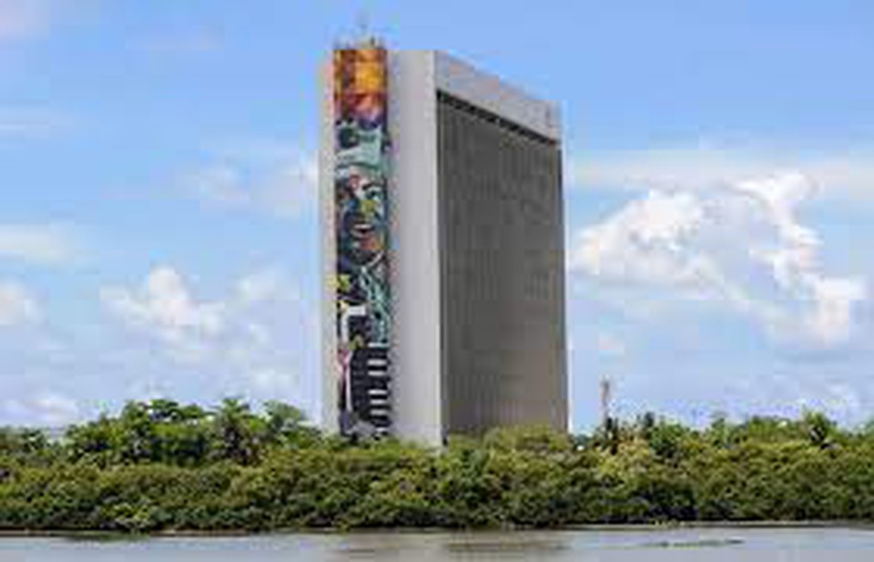 Prefeitura do Recife fica no Centro da cidade (Foto: Arquivo)