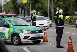 Ateno, motoristas: eventos provocam mudana de trnsito no Recife  (Foto: Arquivo)