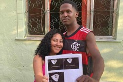 A jovem de 18 anos chegou a passar mal no momento em que descobriu a gravidez