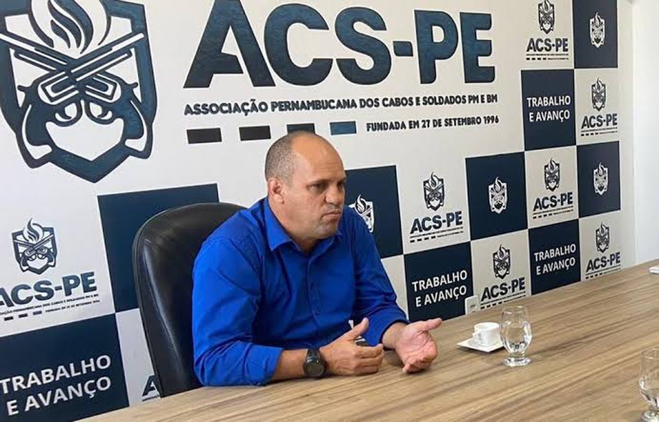 Presidente da ASC/PE, Luiz Torres, entregou oficio a deputados estaduais pedindo apoio a emenda da oposição (Divulgação)